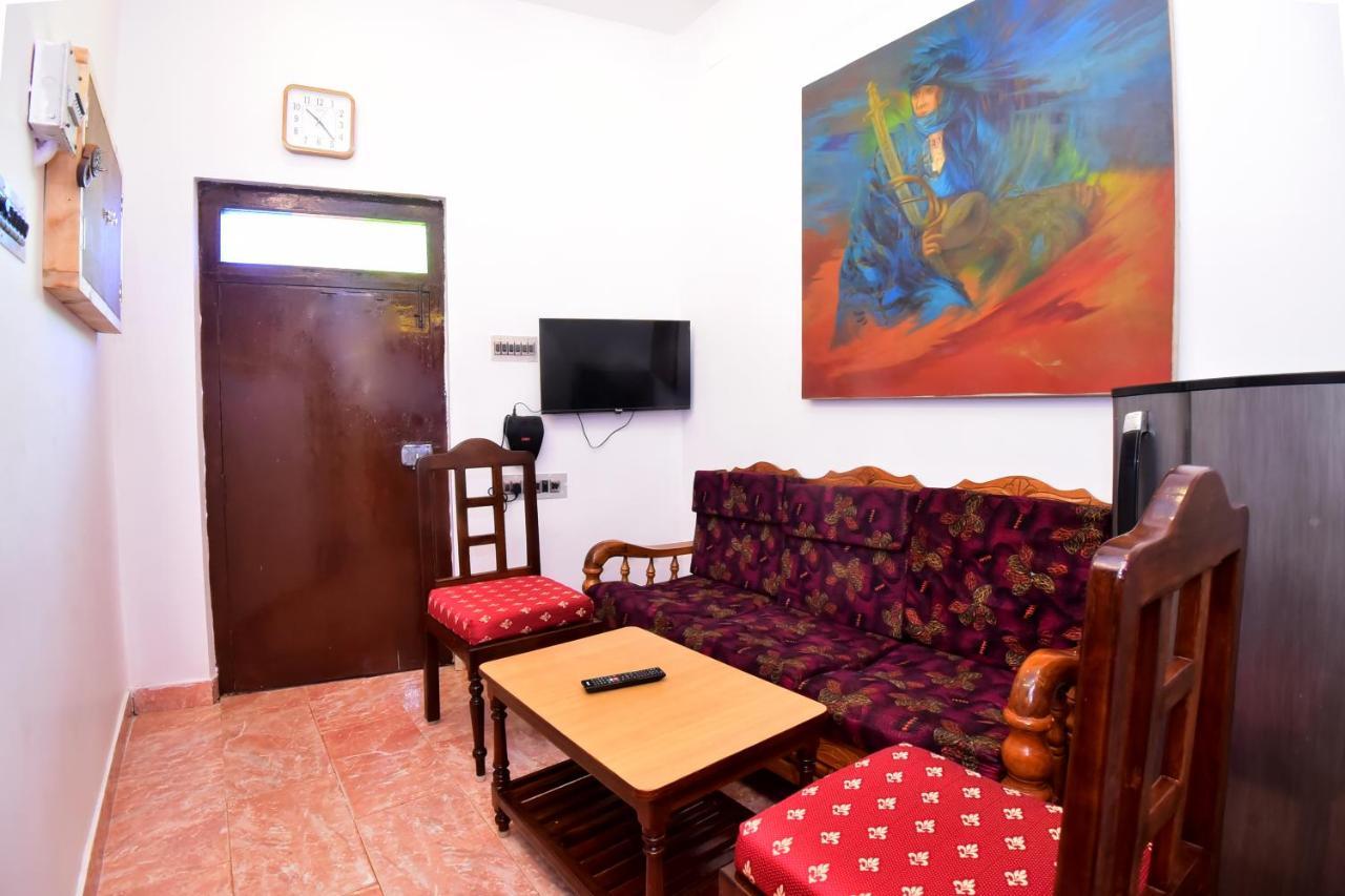 Villa Betty Beach Front Puduccseri Kültér fotó