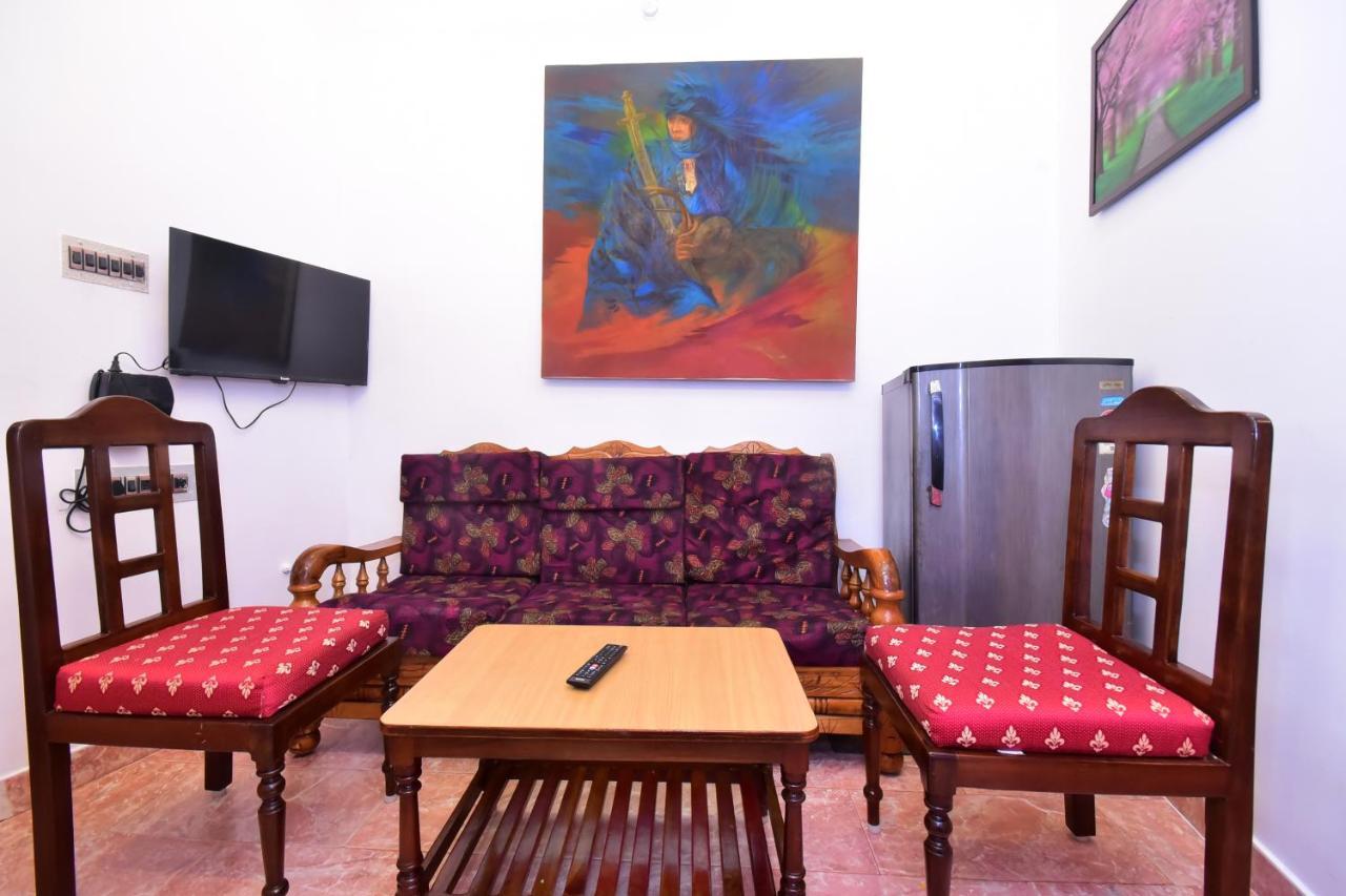Villa Betty Beach Front Puduccseri Kültér fotó