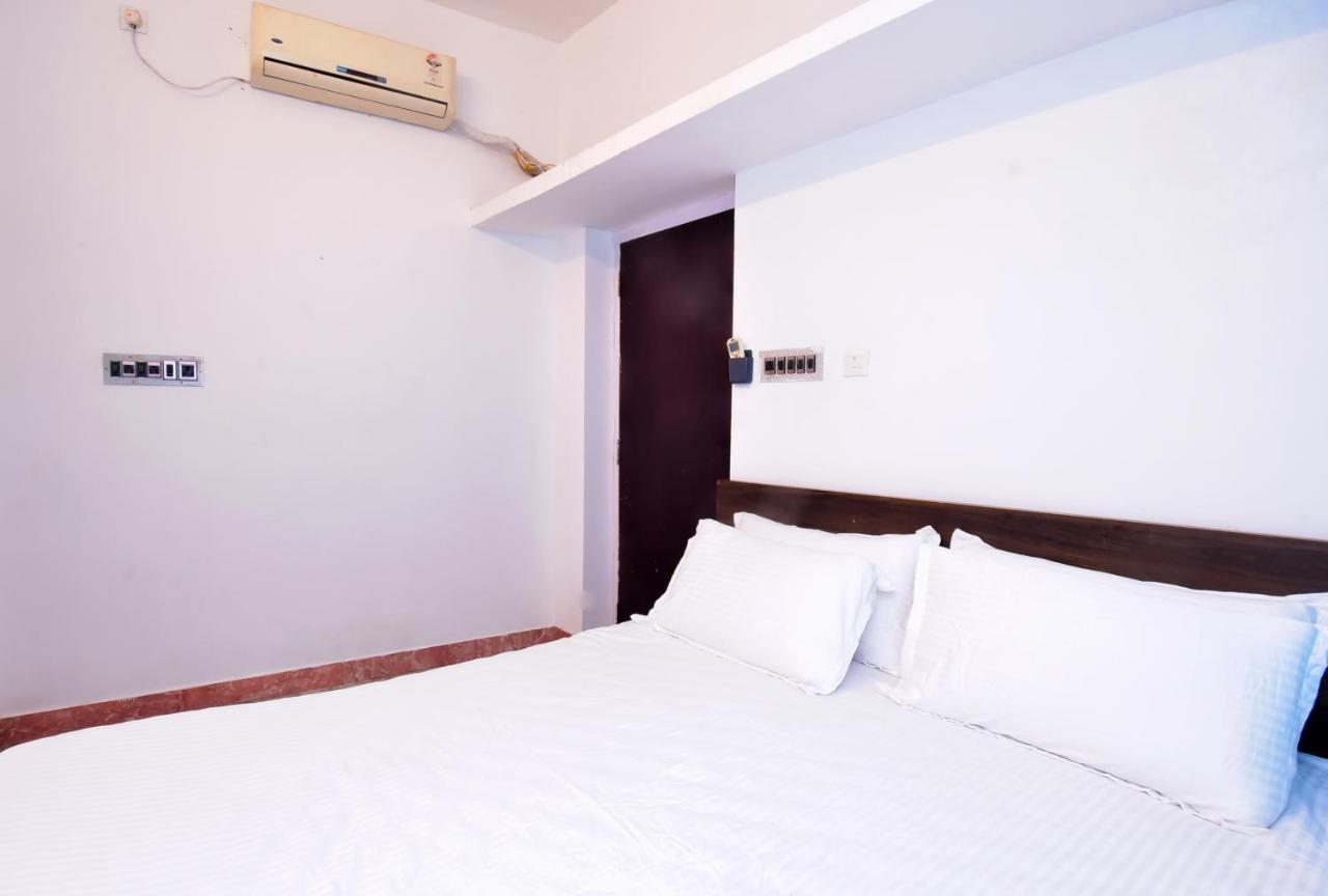 Villa Betty Beach Front Puduccseri Kültér fotó